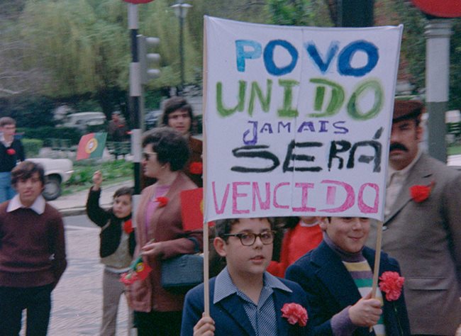 Voltar a Abril, sempre (e em várias línguas) 