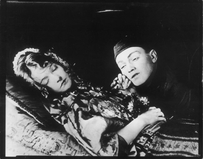 Filmes de Griffith em sessões especiais acompanhadas ao piano